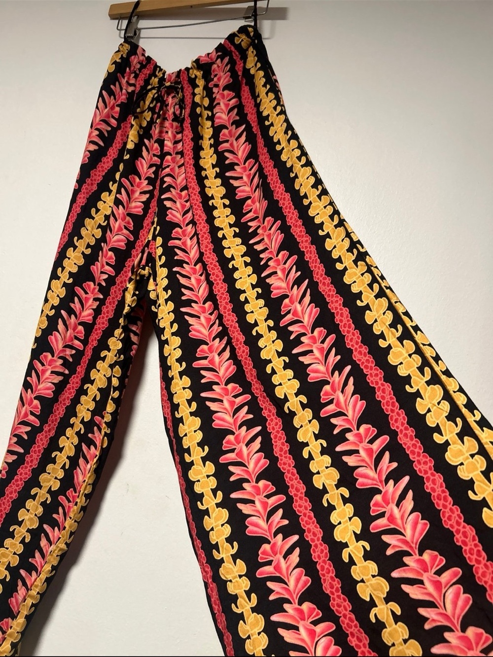 2Bdesired Floral Lei Wide Leg Pants S